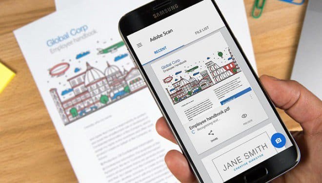 Adobe Scan trasforma documenti di carta in testo digitale