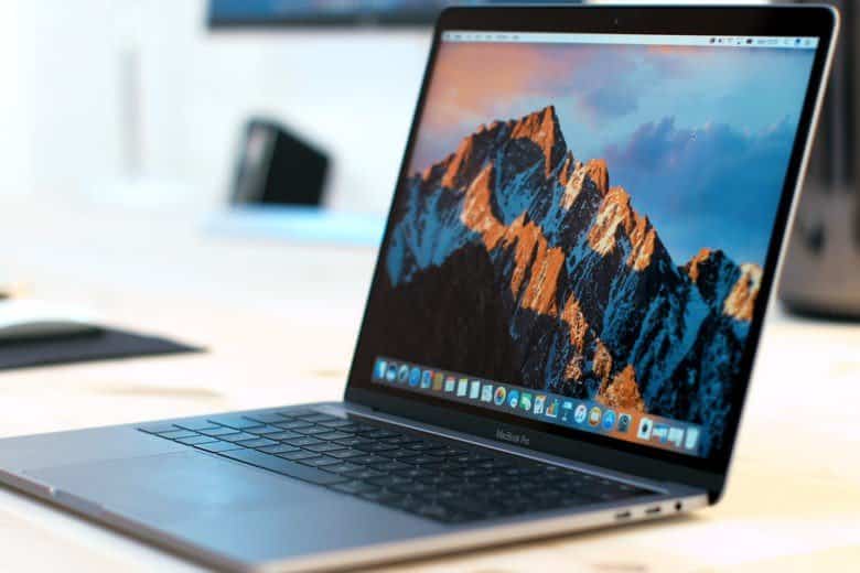 MacBook Pro 13 TouchBar 2017 con Kaby Lake