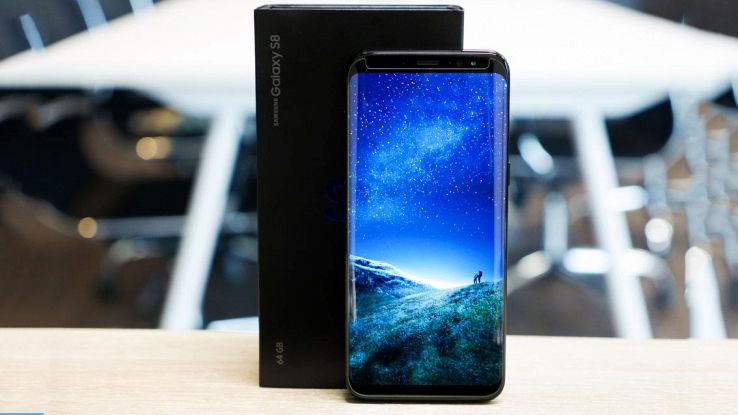 Galaxy S9 con riconoscimento facciale e quattro fotocamere