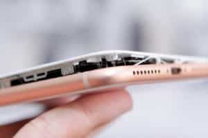 iPhone 8 Plus aperti durante la ricarica aumentano i casi