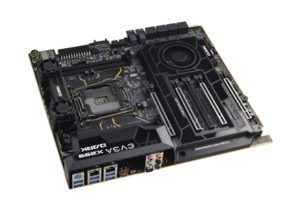 EVGA X299 Dark motherboard top gamma per overclocker