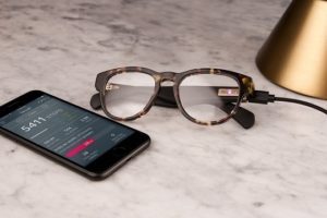 Arrivano gli smartglasses che monitorano le tue attività