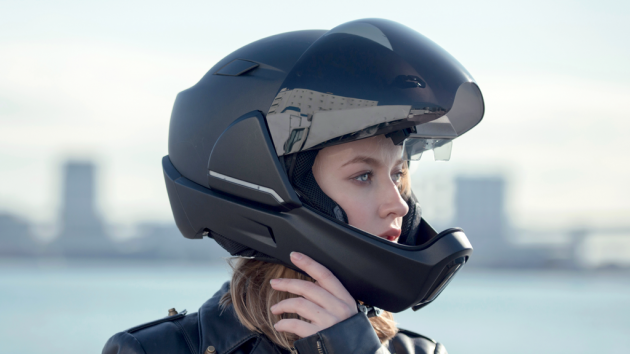 CrossHelmet il casco smart sicuro e connesso a Internet