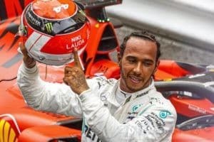 Formula 1 la Ferrari corteggia Lewis Hamilton
