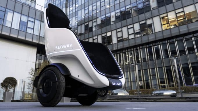 Segway S Pod la sedia elettrica che viaggia a 38 km/h
