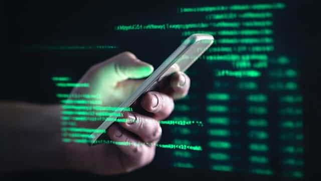 Smartphone sotto attacco: rischio i dati degli utenti