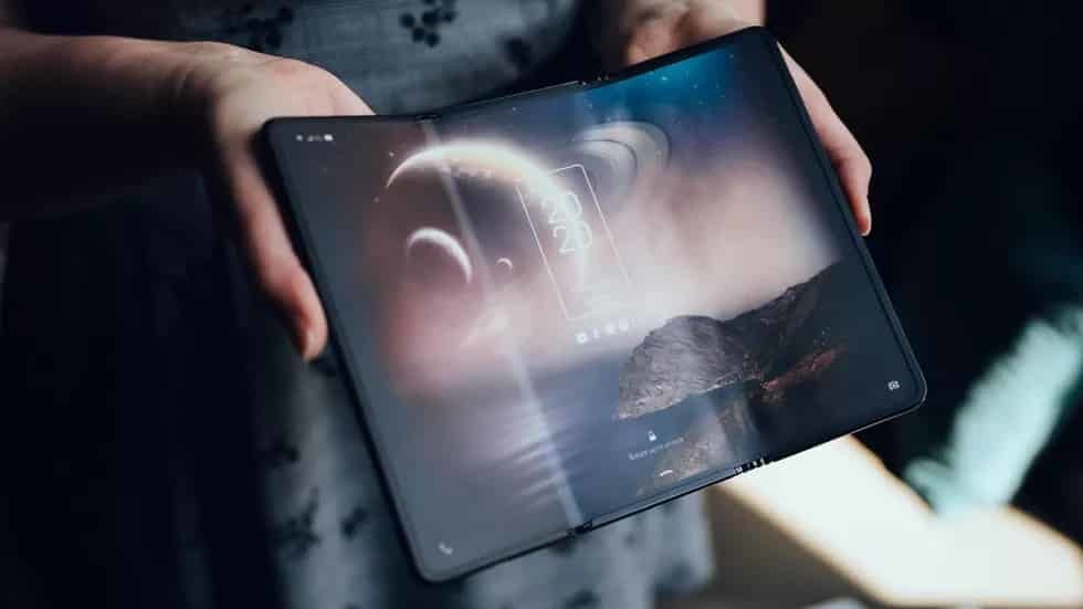 Microsoft vuole realizzare uno Smartphone con tre Display