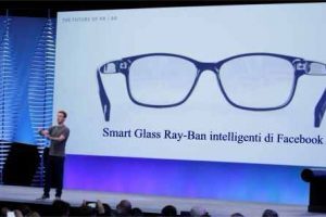 Smart Glass Ray-Ban intelligenti di Facebook con EssilorLuxottica